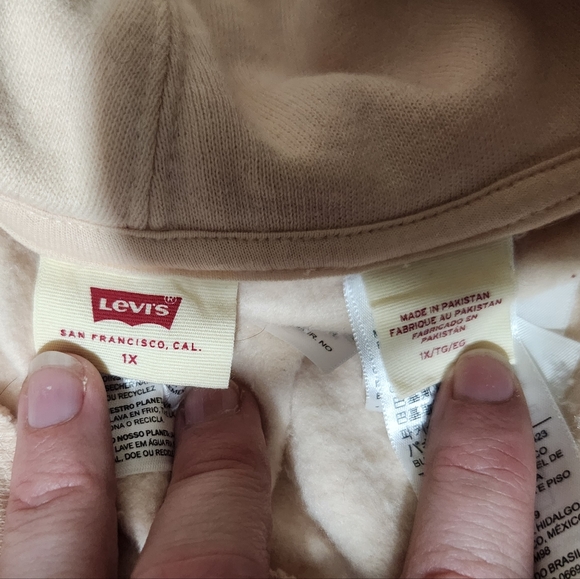 Levis Womens Cropped Hoodie - Picture 3 of 4